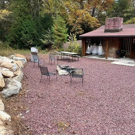 Cozy Log Cabin In Jim Thorpe Exterior photo